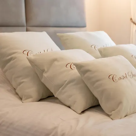 Castelsuites Bed & Breakfast