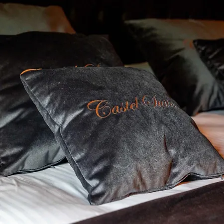 Castelsuites Bed & Breakfast
