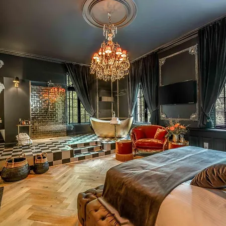 Castelsuites Bed & Breakfast *