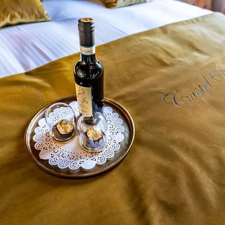 Castelsuites Bed & Breakfast