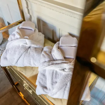 Castelsuites Bed & Breakfast