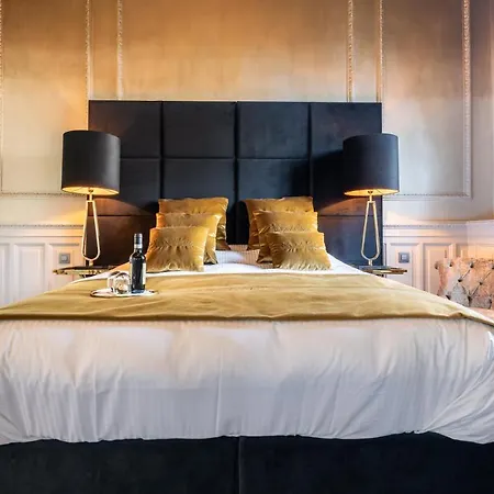 Castelsuites Bed & Breakfast *