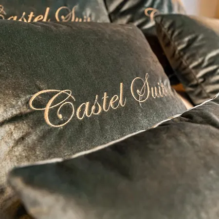 Castelsuites Bed & Breakfast *
